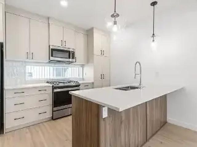 3 Bedroom Townhouse Edmonton AB LS104506753