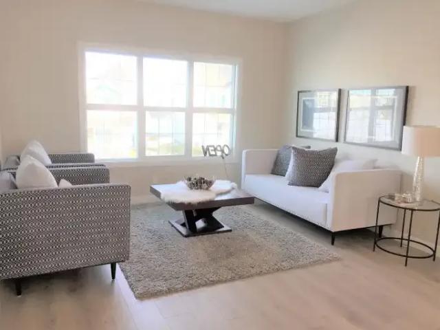 3 Bedroom Townhouse Edmonton AB LS104940258