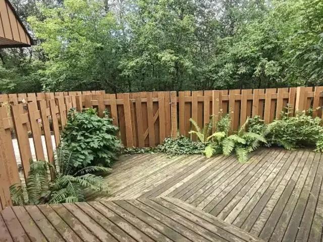 3 Bedroom Townhouse Edmonton AB LS105004629