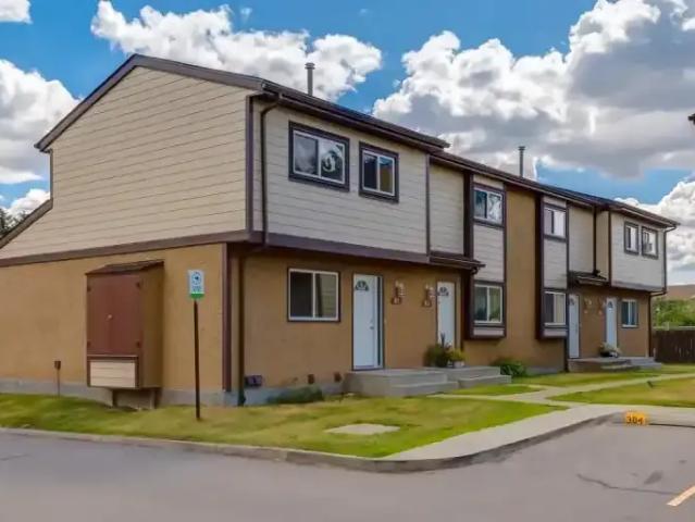 3 Bedroom Townhouse Edmonton AB LS105100138