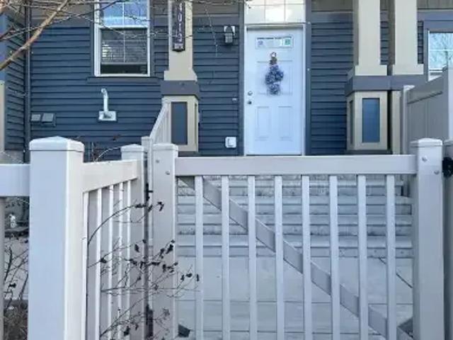 3 Bedroom Townhouse Edmonton AB LS105683144