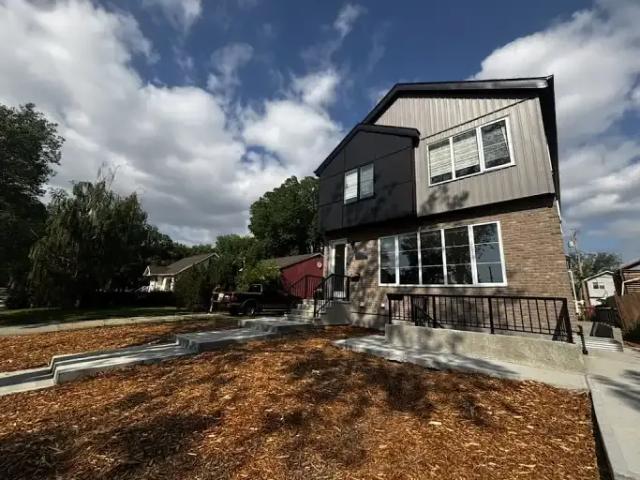3 Bedroom Townhouse Edmonton AB LS103338489