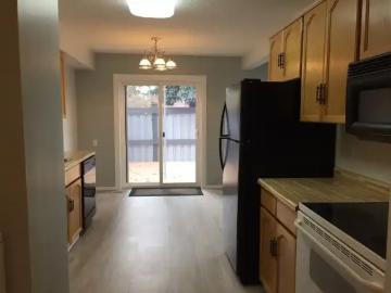 Townhouse to rent in King Edward Park - Patio