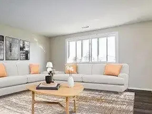 3 Bedroom Townhouse Edmonton AB 102846777