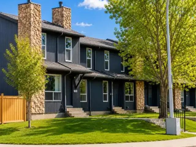 3 Bedroom Townhouse Edmonton AB 103337962