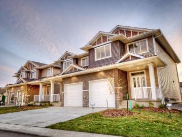 3 Bedroom Townhouse Edmonton AB 103486356