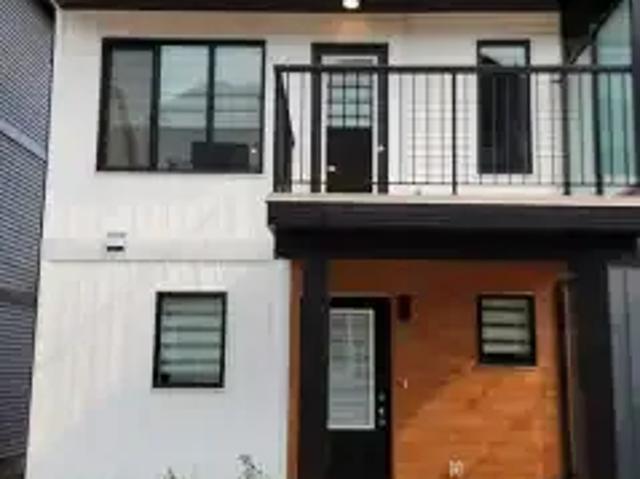 3 Bedroom Townhouse Edmonton AB 103594411
