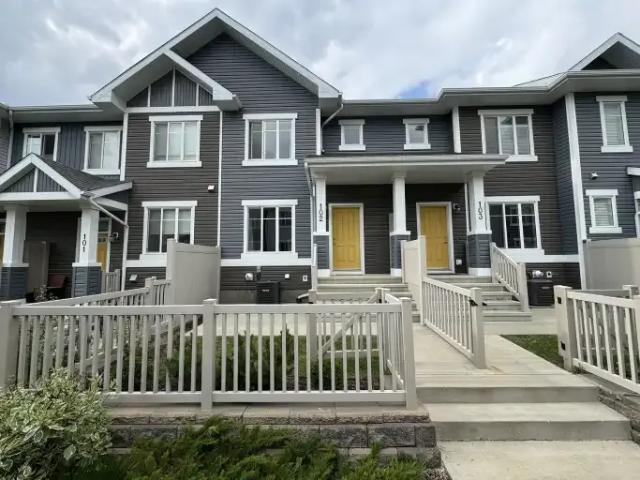 3 Bedroom Townhouse Edmonton AB 103651833