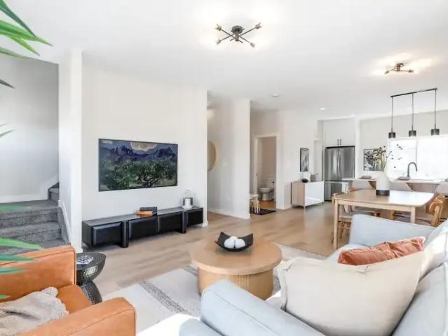 3 Bedroom Townhouse Edmonton AB 104179082