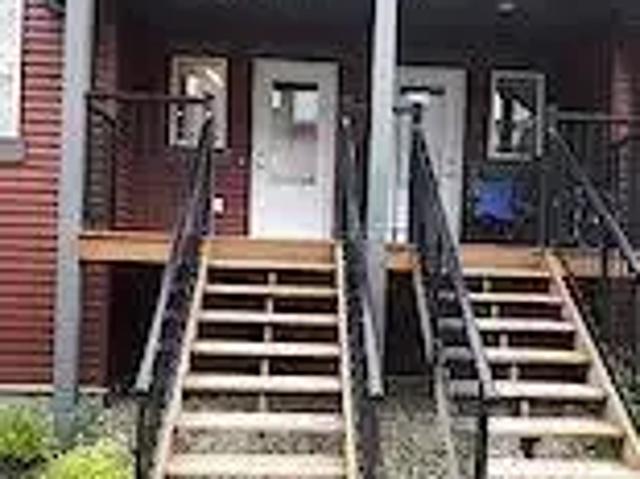 3 Bedroom Townhouse Edmonton AB 104257108