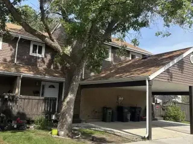 3 Bedroom Townhouse Edmonton AB 104292198