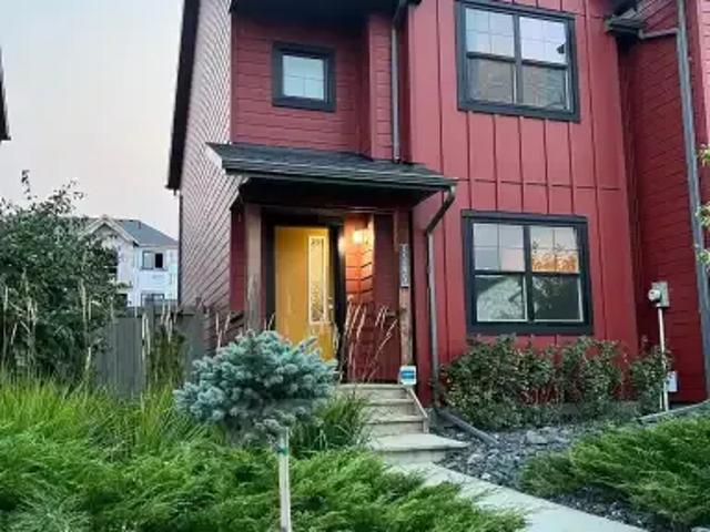 3 Bedroom Townhouse Edmonton AB 104292263