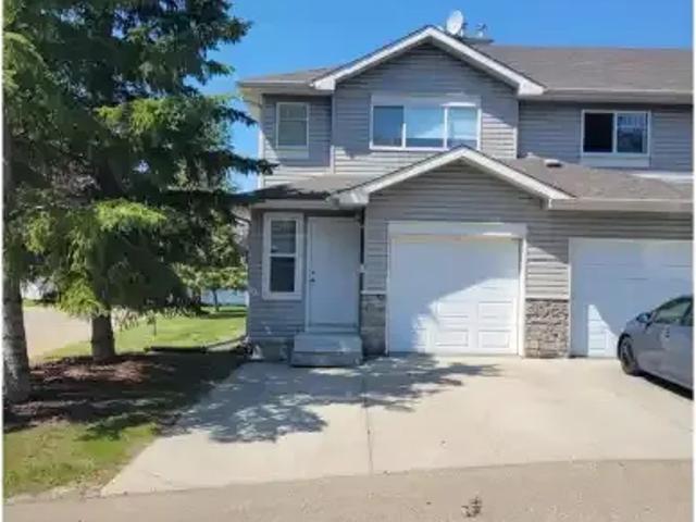 3 Bedroom Townhouse Edmonton AB 104470913