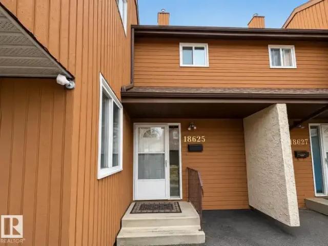 3 Bedroom Townhouse Edmonton AB 104471182