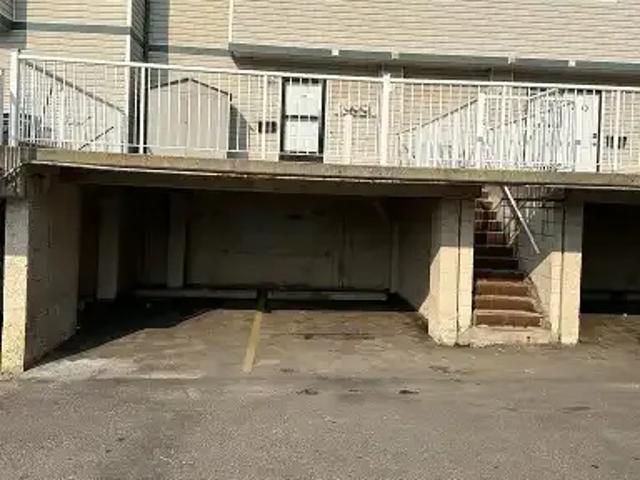 3 Bedroom Townhouse Edmonton AB 104434051