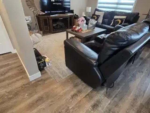 3 Bedroom Townhouse Edmonton AB 104598204
