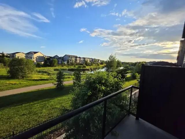 3 Bedroom Townhouse Edmonton AB 104506779