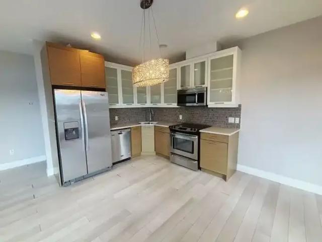 3 Bedroom Townhouse Edmonton AB 104535482