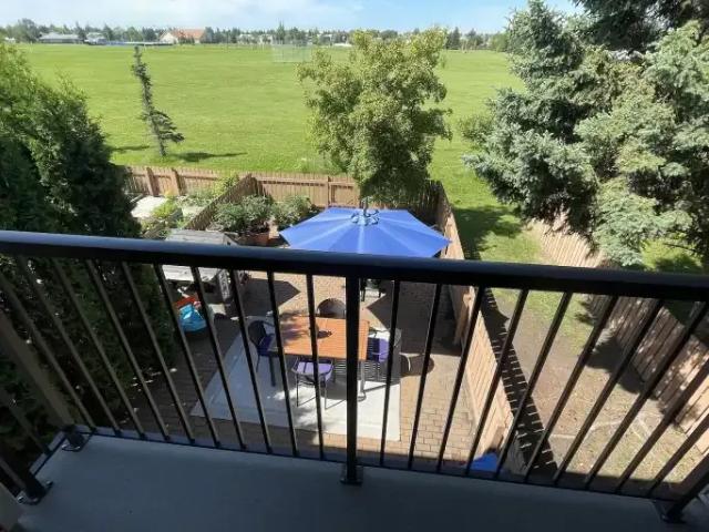 3 Bedroom Townhouse Edmonton AB 104782686