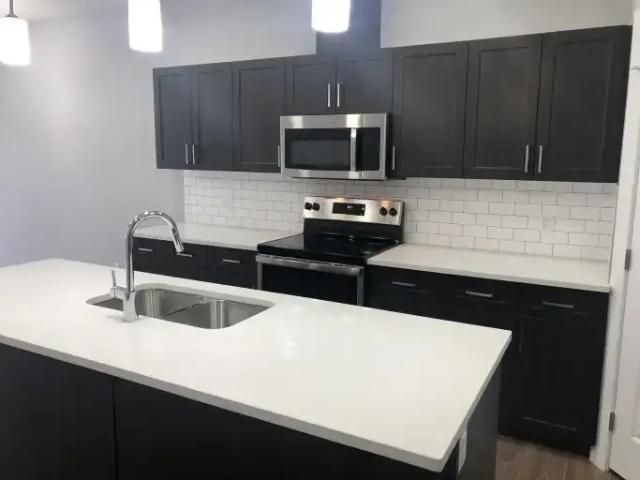 3 Bedroom Townhouse Edmonton AB 104841796