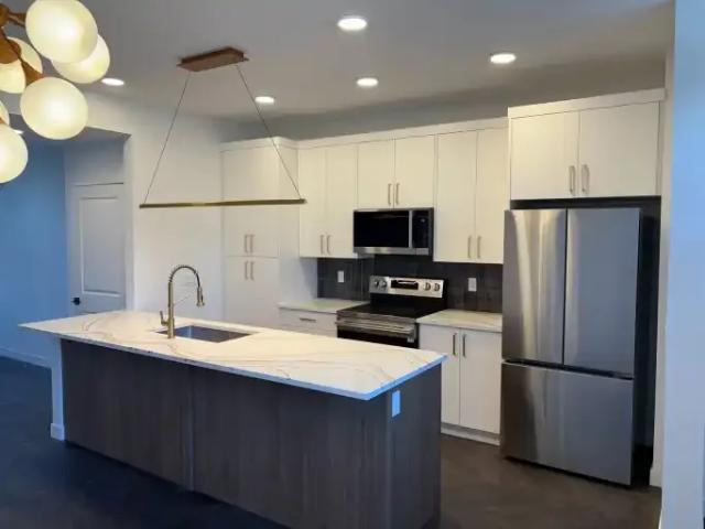 3 Bedroom Townhouse Edmonton AB 104842158