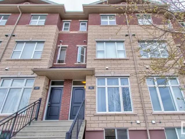 3 Bedroom Townhouse Edmonton AB 104864074