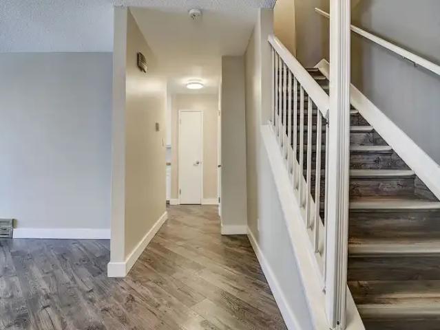 3 Bedroom Townhouse Edmonton AB 104972083