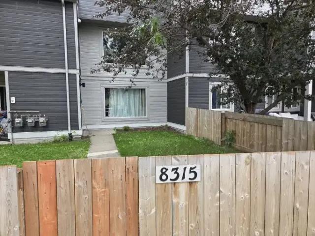 3 Bedroom Townhouse Edmonton AB 104991466