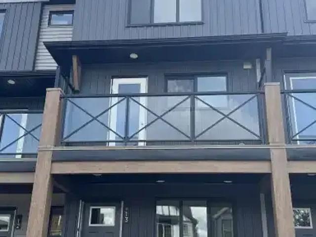 3 Bedroom Townhouse Edmonton AB 105047853