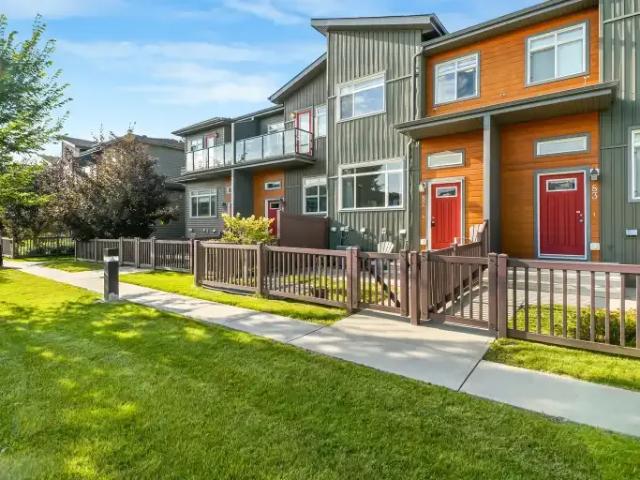 3 Bedroom Townhouse Edmonton AB 105087718
