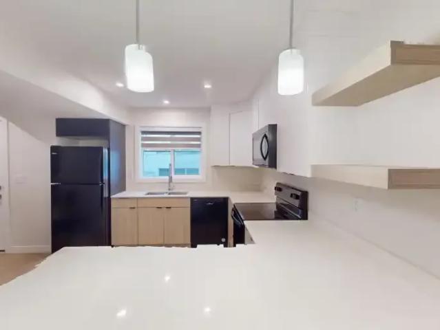 3 Bedroom Townhouse Edmonton AB 105150906