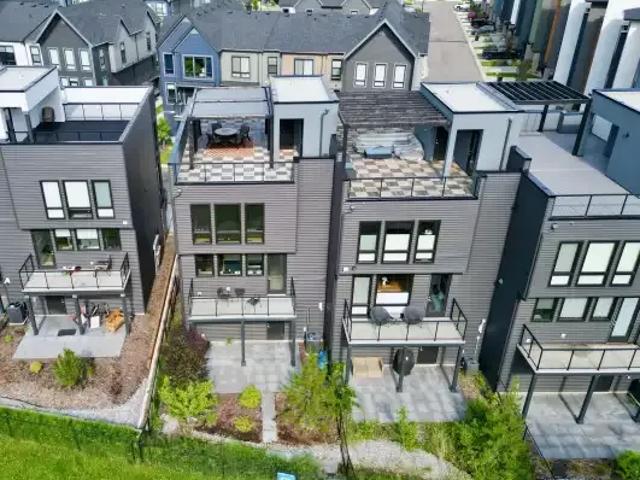 3 Bedroom Townhouse Edmonton AB 105150931