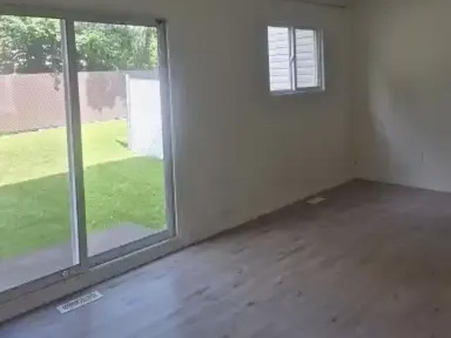 3 Bedroom Townhouse Edmonton AB 105167314