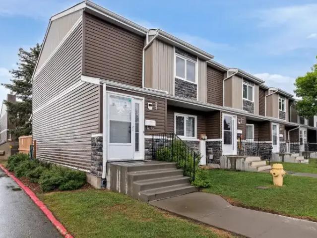 3 Bedroom Townhouse Edmonton AB 105185545