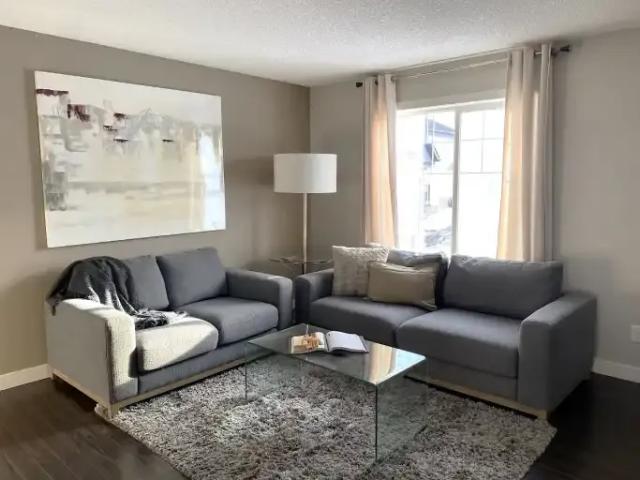 3 Bedroom Townhouse Edmonton AB 105100411