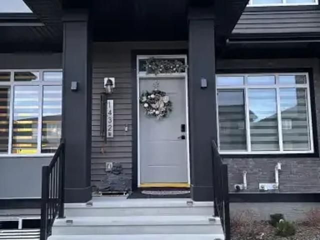 3 Bedroom Townhouse Edmonton AB 105118671