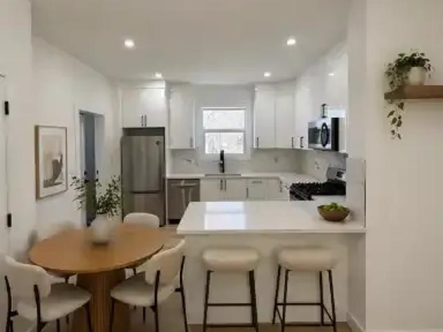 3 Bedroom Townhouse Edmonton AB 105135439