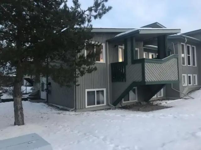 3 Bedroom Townhouse Edmonton AB 105269390