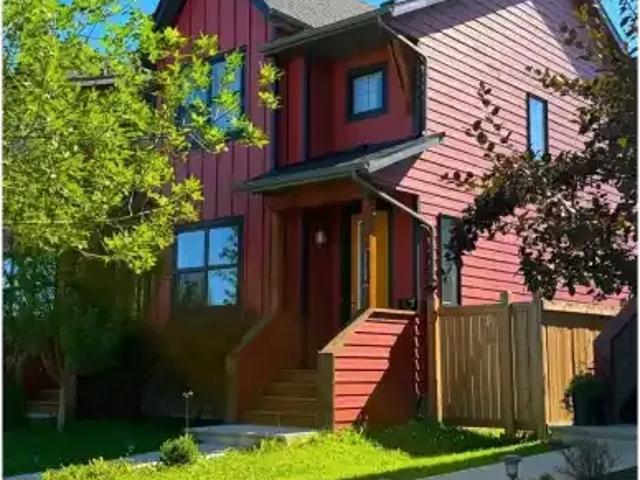 3 Bedroom Townhouse Edmonton AB 105269615