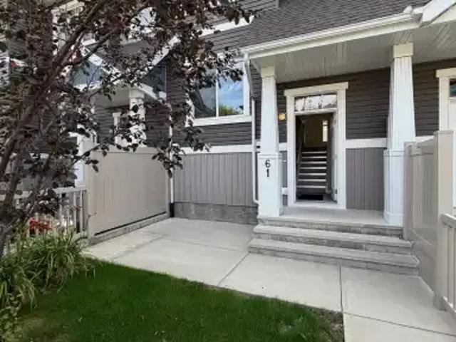 3 Bedroom Townhouse Edmonton AB 105226614