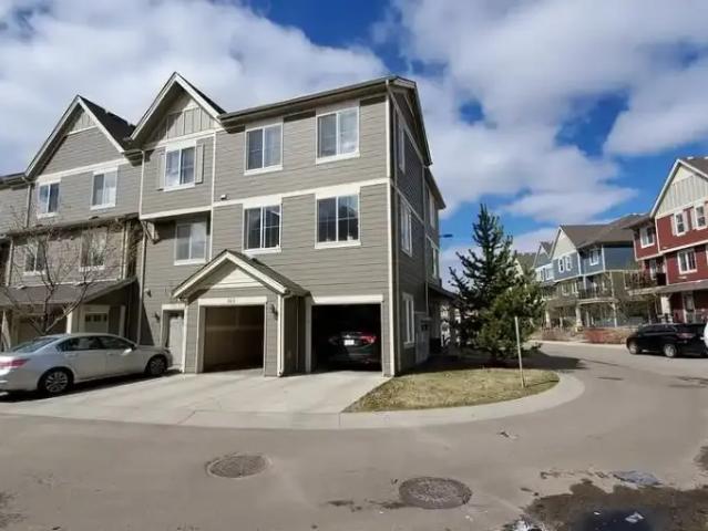 3 Bedroom Townhouse Edmonton AB 105326961