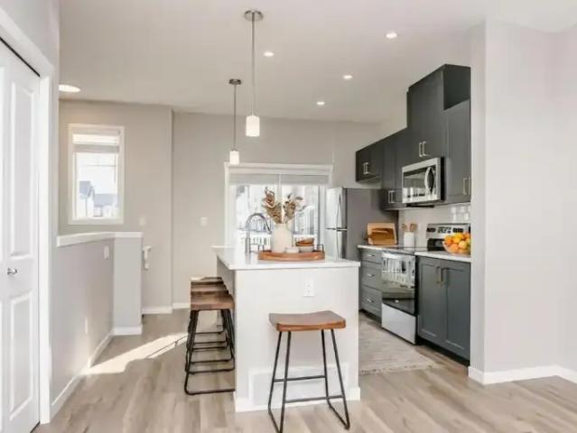3 Bedroom Townhouse Edmonton AB 105505700