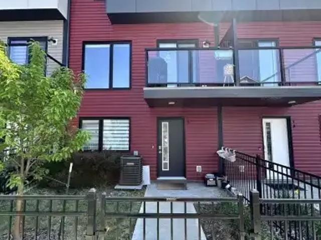 3 Bedroom Townhouse Edmonton AB 105674761