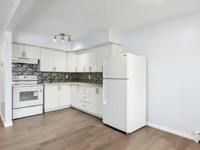 3 Bedroom Townhouse Edmonton AB 105601721