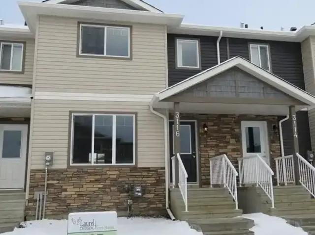3 Bedroom Townhouse Edmonton AB 105602282