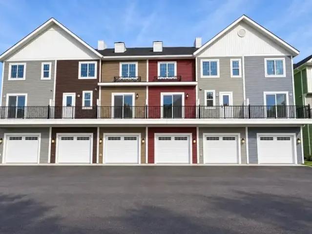 3 Bedroom Townhouse Edmonton AB 105623690