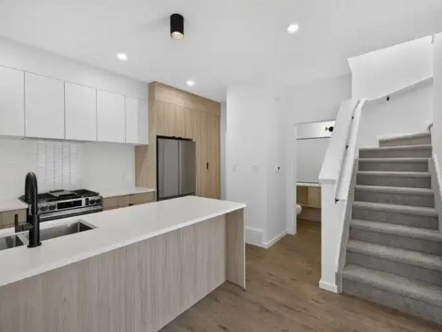 3 Bedroom Townhouse Edmonton AB 105821724