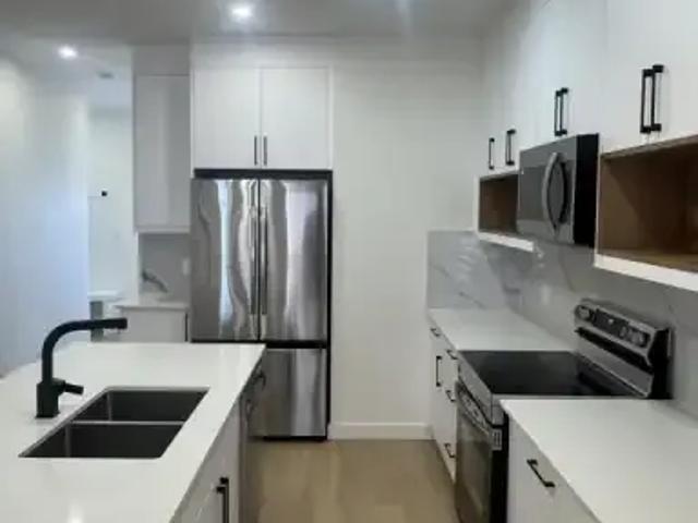 3 Bedroom Townhouse Edmonton AB 106031132