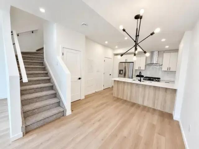 3 Bedroom Townhouse Edmonton AB 106181497