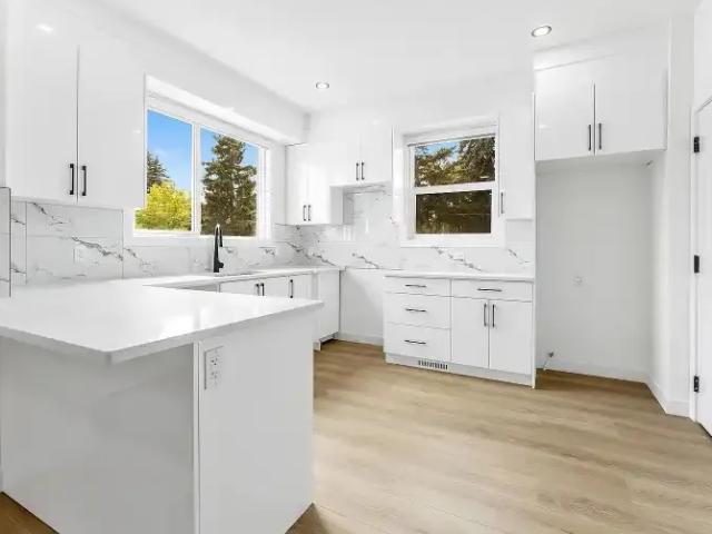 3 Bedroom Townhouse Edmonton AB 106134252